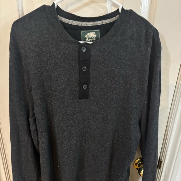 roots long sleeve sweatshirt like (thin material) - Picture 1 of 5